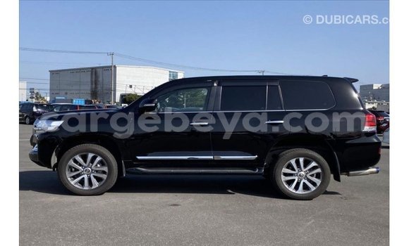 ይግዙ Imported Toyota Land Cruiser ጥቁር መኪና በ Import - Dubai በ ኢትዮጵያ ይግዙ Imported Toyota Land Cruiser ጥቁር መኪና በ Import - Dubai በ ኢትዮጵያ