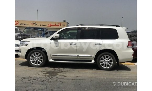 Buy Import Toyota Land Cruiser White Car in Import - Dubai in Ethiopia Buy Import Toyota Land Cruiser White Car in Import - Dubai in Ethiopia