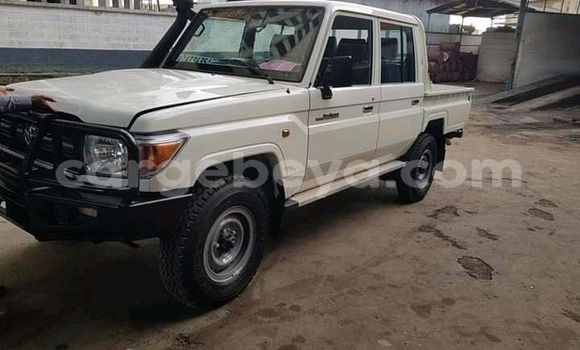 Buy Used Toyota Land Cruiser White Car in Addis–Ababa in Ethiopia Buy Used Toyota Land Cruiser White Car in Addis–Ababa in Ethiopia