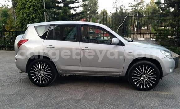 Buy Used Toyota RAV4 Silver Car in Addis–Ababa in Ethiopia Buy Used Toyota RAV4 Silver Car in Addis–Ababa in Ethiopia