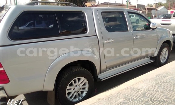 Buy Used Toyota Hilux Silver Car in Addis–Ababa in Ethiopia Buy Used Toyota Hilux Silver Car in Addis–Ababa in Ethiopia