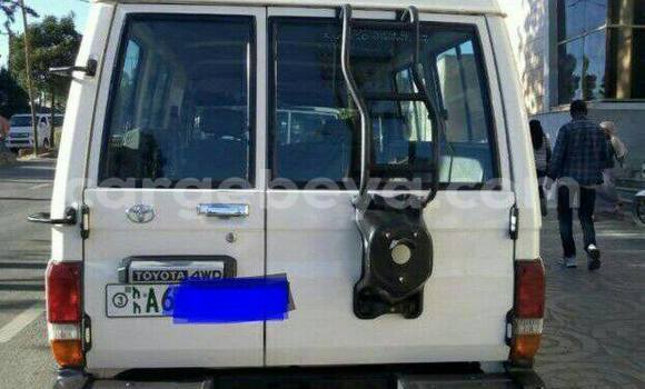 Buy Used Toyota Land Cruiser White Car in Addis–Ababa in Ethiopia Buy Used Toyota Land Cruiser White Car in Addis–Ababa in Ethiopia