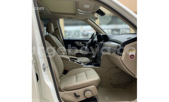 Buy Import Mercedes-Benz 190 White Car in Import - Dubai in Ethiopia Buy Import Mercedes-Benz 190 White Car in Import - Dubai in Ethiopia