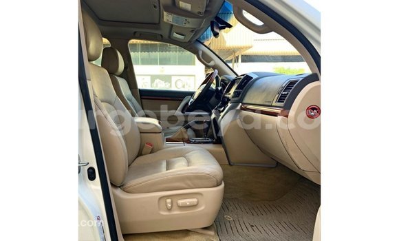 Buy Import Toyota Land Cruiser White Car in Import - Dubai in Ethiopia Buy Import Toyota Land Cruiser White Car in Import - Dubai in Ethiopia