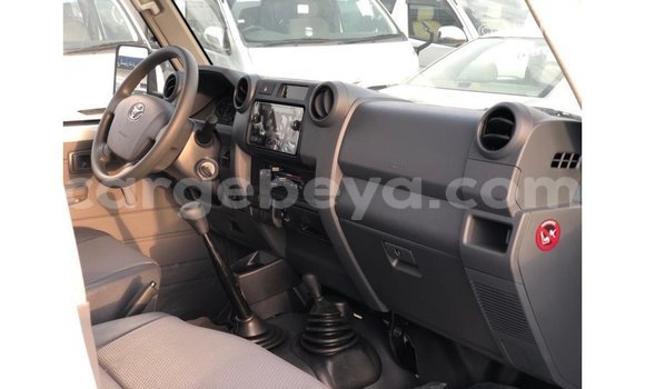 Buy Import Toyota Land Cruiser White Car in Import - Dubai in Ethiopia Buy Import Toyota Land Cruiser White Car in Import - Dubai in Ethiopia