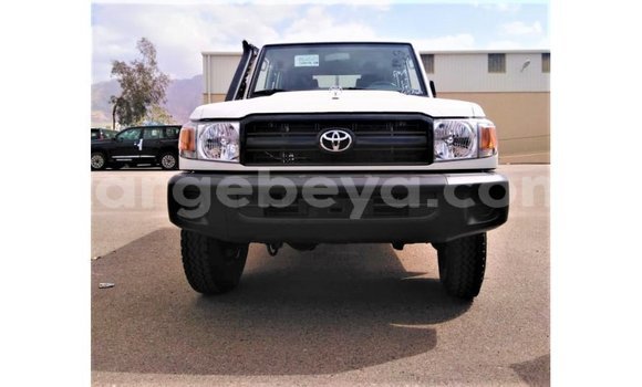 Buy Import Toyota Land Cruiser White Car in Import - Dubai in Ethiopia Buy Import Toyota Land Cruiser White Car in Import - Dubai in Ethiopia