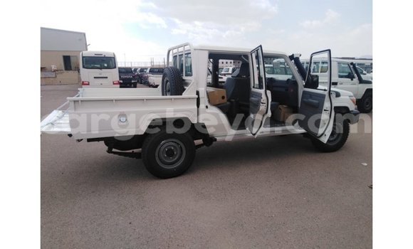 Buy Import Toyota Land Cruiser White Car in Import - Dubai in Ethiopia Buy Import Toyota Land Cruiser White Car in Import - Dubai in Ethiopia
