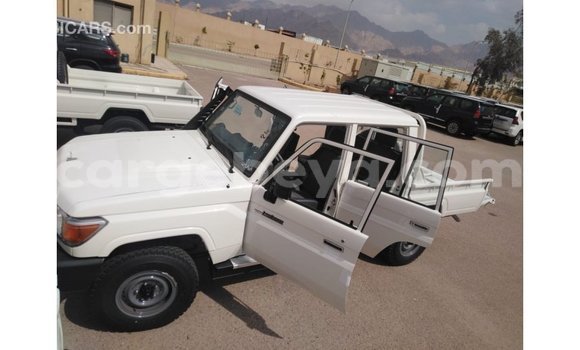 Buy Import Toyota Land Cruiser White Car in Import - Dubai in Ethiopia Buy Import Toyota Land Cruiser White Car in Import - Dubai in Ethiopia