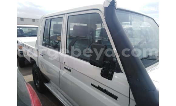 Buy Import Toyota Land Cruiser White Car in Import - Dubai in Ethiopia Buy Import Toyota Land Cruiser White Car in Import - Dubai in Ethiopia