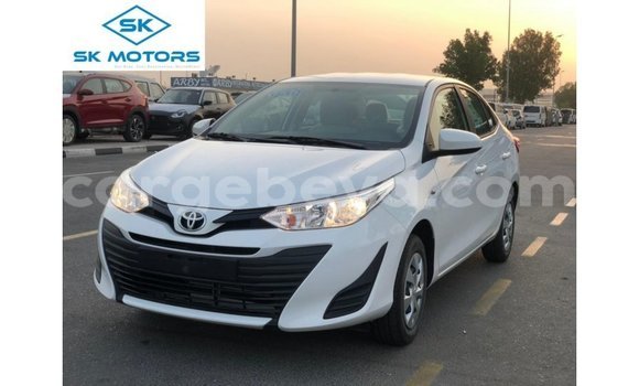 Buy Import Toyota DA White Truck in Import - Dubai in Ethiopia