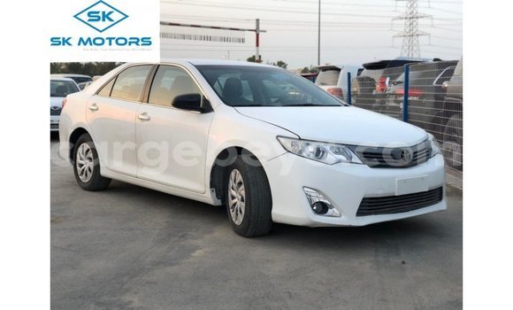 Acheter Import Voiture Toyota Camry Blanc à Import - Dubai, Ethiopie Acheter Import Voiture Toyota Camry Blanc à Import - Dubai, Ethiopie