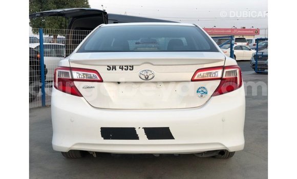 Acheter Import Voiture Toyota Camry Blanc à Import - Dubai, Ethiopie Acheter Import Voiture Toyota Camry Blanc à Import - Dubai, Ethiopie