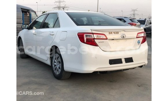 Acheter Import Voiture Toyota Camry Blanc à Import - Dubai, Ethiopie Acheter Import Voiture Toyota Camry Blanc à Import - Dubai, Ethiopie