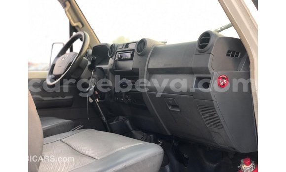 Buy Import Toyota Land Cruiser White Car in Import - Dubai in Ethiopia Buy Import Toyota Land Cruiser White Car in Import - Dubai in Ethiopia