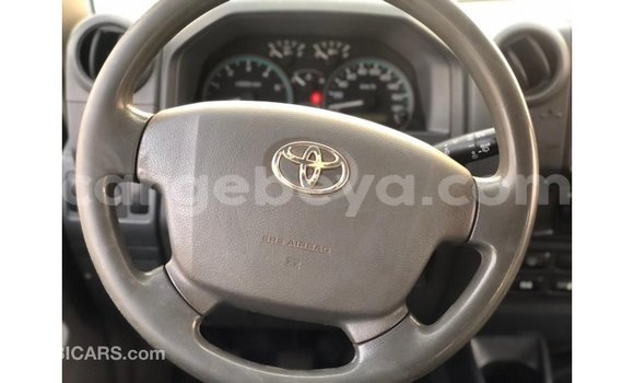 Buy Import Toyota Land Cruiser White Car in Import - Dubai in Ethiopia Buy Import Toyota Land Cruiser White Car in Import - Dubai in Ethiopia