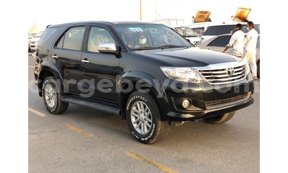 Acheter Import Voiture Toyota Fortuner Noir à Import - Dubai, Ethiopie Acheter Import Voiture Toyota Fortuner Noir à Import - Dubai, Ethiopie