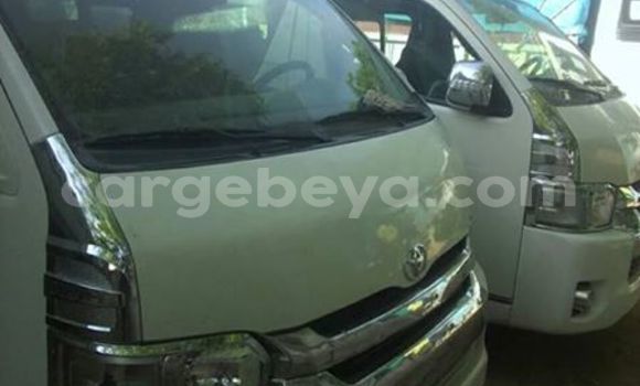 Buy Used Toyota Hiace White Car in Addis–Ababa in Ethiopia Buy Used Toyota Hiace White Car in Addis–Ababa in Ethiopia