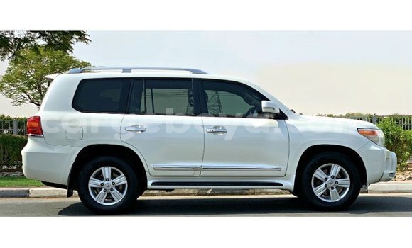 Buy Import Toyota Land Cruiser White Car in Import - Dubai in Ethiopia Buy Import Toyota Land Cruiser White Car in Import - Dubai in Ethiopia