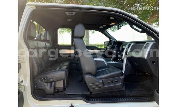 ይግዙ Imported Ford Club Wagon Beige መኪና በ Import - Dubai በ ኢትዮጵያ ይግዙ Imported Ford Club Wagon Beige መኪና በ Import - Dubai በ ኢትዮጵያ