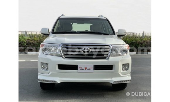 ይግዙ Imported Toyota Land Cruiser ነጭ መኪና በ Import - Dubai በ ኢትዮጵያ ይግዙ Imported Toyota Land Cruiser ነጭ መኪና በ Import - Dubai በ ኢትዮጵያ