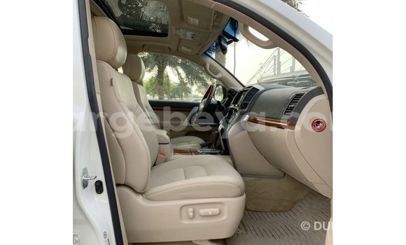 ይግዙ Imported Toyota Land Cruiser ነጭ መኪና በ Import - Dubai በ ኢትዮጵያ ይግዙ Imported Toyota Land Cruiser ነጭ መኪና በ Import - Dubai በ ኢትዮጵያ