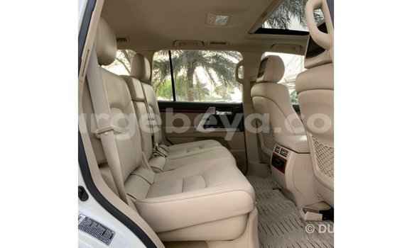ይግዙ Imported Toyota Land Cruiser ነጭ መኪና በ Import - Dubai በ ኢትዮጵያ ይግዙ Imported Toyota Land Cruiser ነጭ መኪና በ Import - Dubai በ ኢትዮጵያ