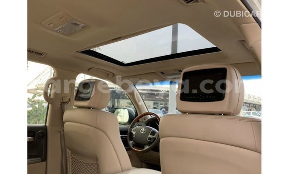ይግዙ Imported Toyota Land Cruiser ነጭ መኪና በ Import - Dubai በ ኢትዮጵያ ይግዙ Imported Toyota Land Cruiser ነጭ መኪና በ Import - Dubai በ ኢትዮጵያ