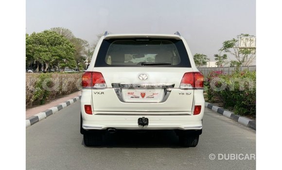 ይግዙ Imported Toyota Land Cruiser ነጭ መኪና በ Import - Dubai በ ኢትዮጵያ ይግዙ Imported Toyota Land Cruiser ነጭ መኪና በ Import - Dubai በ ኢትዮጵያ