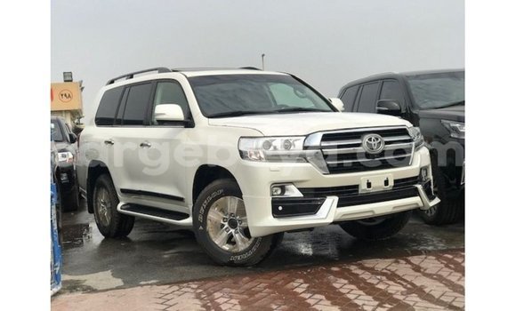 ይግዙ Imported Toyota Land Cruiser ነጭ መኪና በ Import - Dubai በ ኢትዮጵያ ይግዙ Imported Toyota Land Cruiser ነጭ መኪና በ Import - Dubai በ ኢትዮጵያ