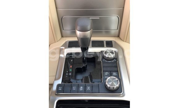 Buy Import Toyota Land Cruiser White Car in Import - Dubai in Ethiopia Buy Import Toyota Land Cruiser White Car in Import - Dubai in Ethiopia