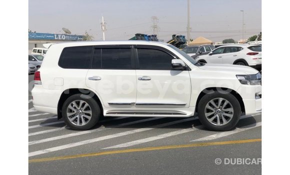 Buy Import Toyota Land Cruiser White Car in Import - Dubai in Ethiopia Buy Import Toyota Land Cruiser White Car in Import - Dubai in Ethiopia