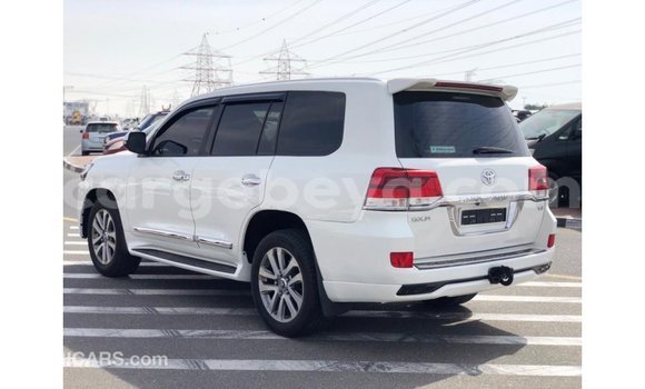 Buy Import Toyota Land Cruiser White Car in Import - Dubai in Ethiopia Buy Import Toyota Land Cruiser White Car in Import - Dubai in Ethiopia