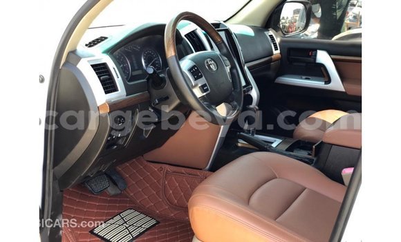 Buy Import Toyota Land Cruiser White Car in Import - Dubai in Ethiopia Buy Import Toyota Land Cruiser White Car in Import - Dubai in Ethiopia