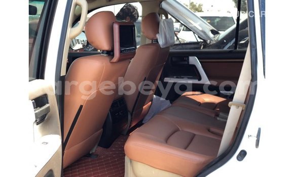 Buy Import Toyota Land Cruiser White Car in Import - Dubai in Ethiopia Buy Import Toyota Land Cruiser White Car in Import - Dubai in Ethiopia