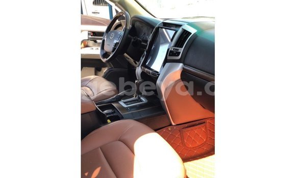 Buy Import Toyota Land Cruiser White Car in Import - Dubai in Ethiopia Buy Import Toyota Land Cruiser White Car in Import - Dubai in Ethiopia