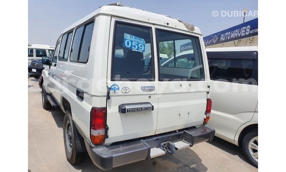 Buy Import Toyota Land Cruiser White Car in Import - Dubai in Ethiopia Buy Import Toyota Land Cruiser White Car in Import - Dubai in Ethiopia