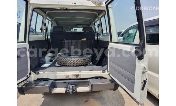 Buy Import Toyota Land Cruiser White Car in Import - Dubai in Ethiopia Buy Import Toyota Land Cruiser White Car in Import - Dubai in Ethiopia