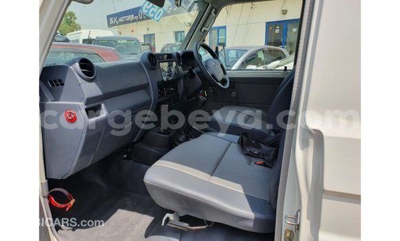 Buy Import Toyota Land Cruiser White Car in Import - Dubai in Ethiopia Buy Import Toyota Land Cruiser White Car in Import - Dubai in Ethiopia