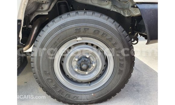 Buy Import Toyota Land Cruiser White Car in Import - Dubai in Ethiopia Buy Import Toyota Land Cruiser White Car in Import - Dubai in Ethiopia