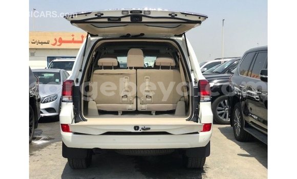 Buy Import Toyota Land Cruiser White Car in Import - Dubai in Ethiopia Buy Import Toyota Land Cruiser White Car in Import - Dubai in Ethiopia
