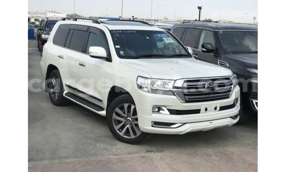 ይግዙ Imported Toyota Land Cruiser ነጭ መኪና በ Import - Dubai በ ኢትዮጵያ ይግዙ Imported Toyota Land Cruiser ነጭ መኪና በ Import - Dubai በ ኢትዮጵያ