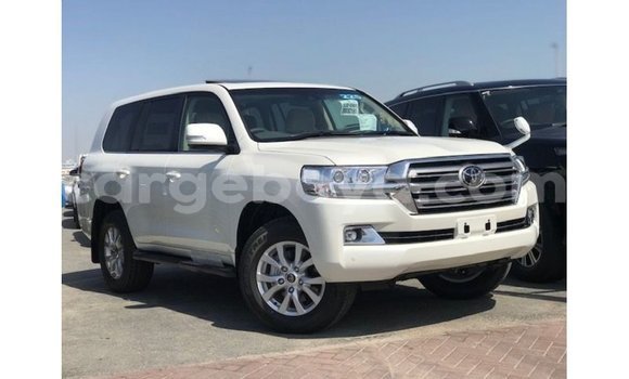 ይግዙ Imported Toyota Land Cruiser ነጭ መኪና በ Import - Dubai በ ኢትዮጵያ ይግዙ Imported Toyota Land Cruiser ነጭ መኪና በ Import - Dubai በ ኢትዮጵያ
