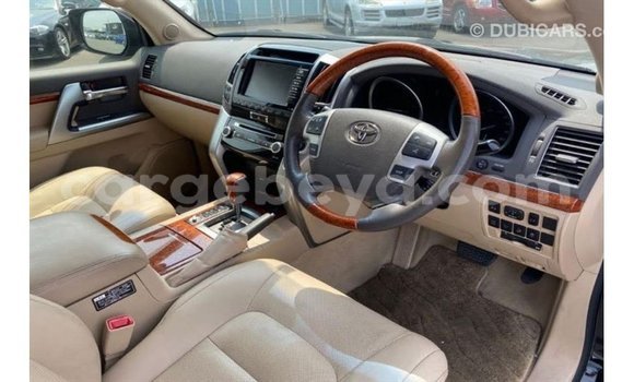 ይግዙ Imported Toyota Land Cruiser ጥቁር መኪና በ Import - Dubai በ ኢትዮጵያ ይግዙ Imported Toyota Land Cruiser ጥቁር መኪና በ Import - Dubai በ ኢትዮጵያ