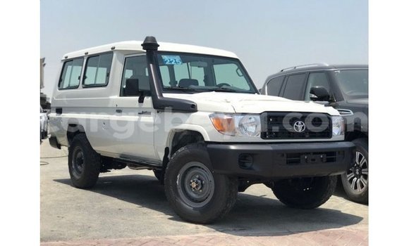 ይግዙ Imported Toyota Land Cruiser ነጭ መኪና በ Import - Dubai በ ኢትዮጵያ ይግዙ Imported Toyota Land Cruiser ነጭ መኪና በ Import - Dubai በ ኢትዮጵያ