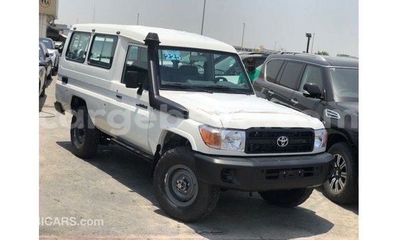ይግዙ Imported Toyota Land Cruiser ነጭ መኪና በ Import - Dubai በ ኢትዮጵያ ይግዙ Imported Toyota Land Cruiser ነጭ መኪና በ Import - Dubai በ ኢትዮጵያ