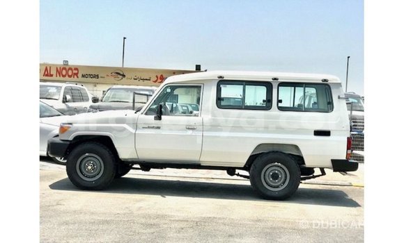 ይግዙ Imported Toyota Land Cruiser ነጭ መኪና በ Import - Dubai በ ኢትዮጵያ ይግዙ Imported Toyota Land Cruiser ነጭ መኪና በ Import - Dubai በ ኢትዮጵያ