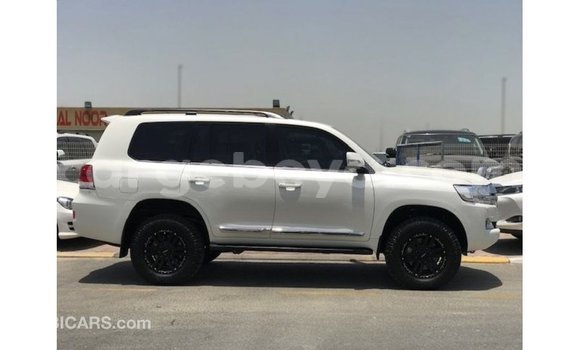 Buy Import Toyota Land Cruiser White Car in Import - Dubai in Ethiopia Buy Import Toyota Land Cruiser White Car in Import - Dubai in Ethiopia