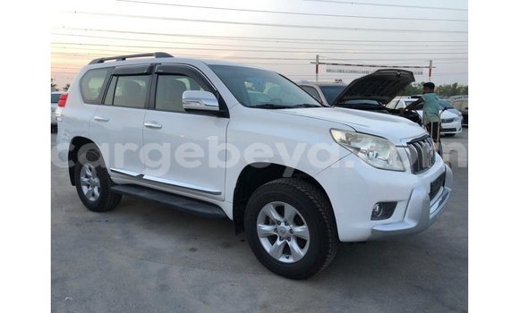 Acheter Import Voiture Toyota Prado Blanc à Import - Dubai, Ethiopie Acheter Import Voiture Toyota Prado Blanc à Import - Dubai, Ethiopie