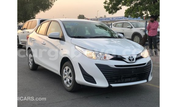 Buy Import Toyota DA White Truck in Import - Dubai in Ethiopia Buy Import Toyota DA White Truck in Import - Dubai in Ethiopia