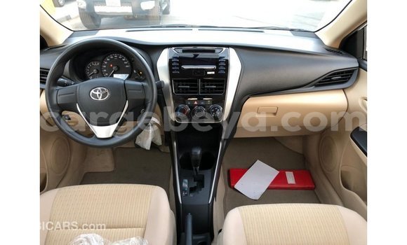 Buy Import Toyota DA White Truck in Import - Dubai in Ethiopia Buy Import Toyota DA White Truck in Import - Dubai in Ethiopia